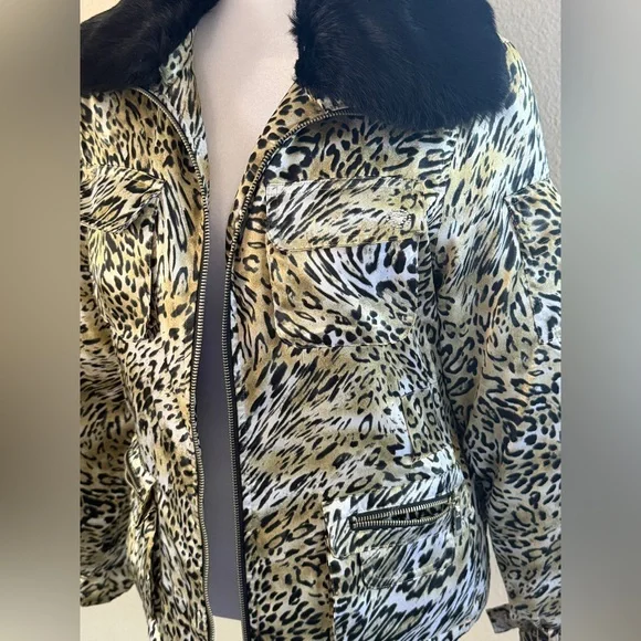 XOXO Leopard Print Jacket with Black Fur Collar - Picture 4 of 5